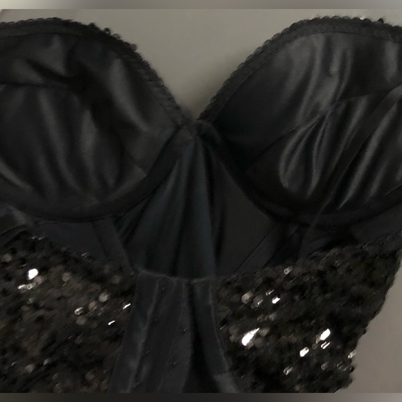 LA SENZA CORSET SIZE SMALL - Picture 6 of 7